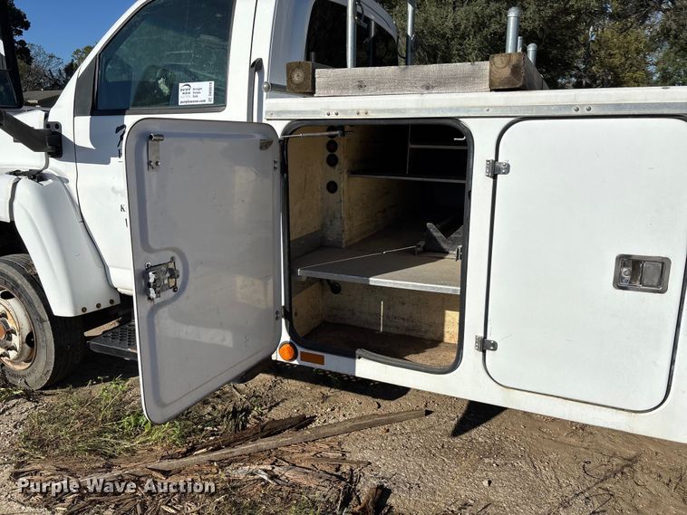 image for item DK0018 2003 GMC C4500 utility / service truck