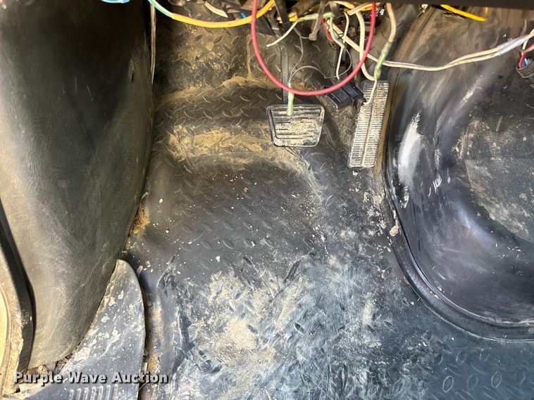 image for item DK0018 2003 GMC C4500 utility / service truck