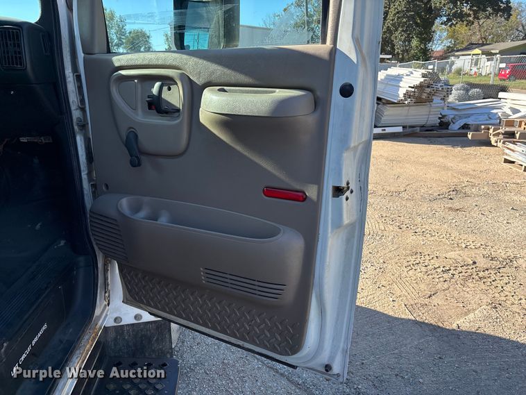 image for item DK0018 2003 GMC C4500 utility / service truck