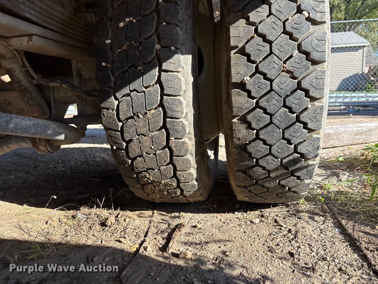 image for item DK0018 2003 GMC C4500 utility / service truck