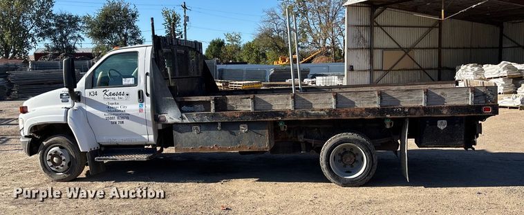 image for item DK0019 2007 Chevrolet C4500 flatbed truck