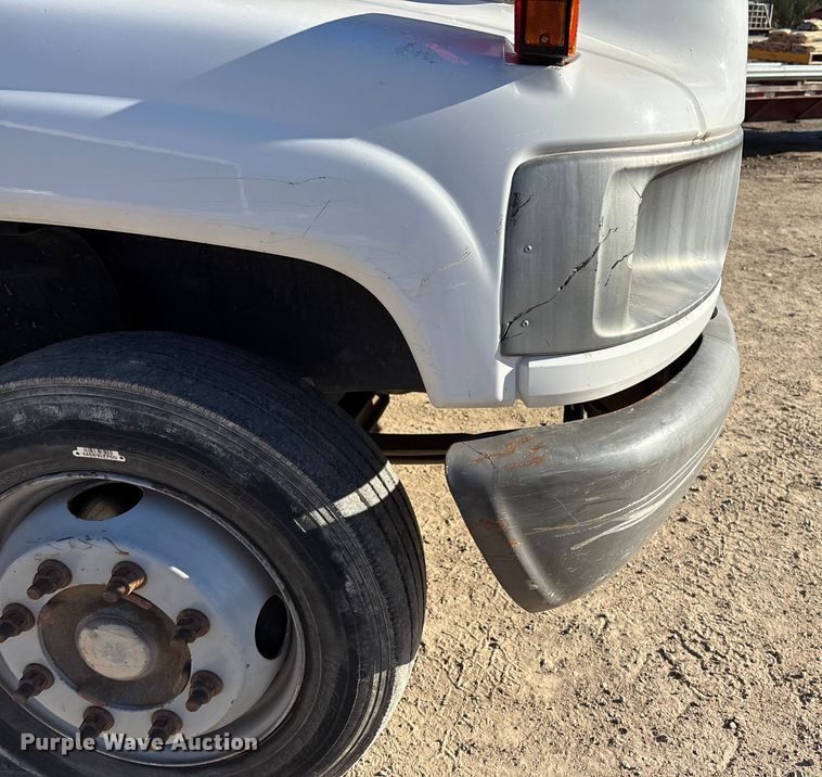 image for item DK0019 2007 Chevrolet C4500 flatbed truck