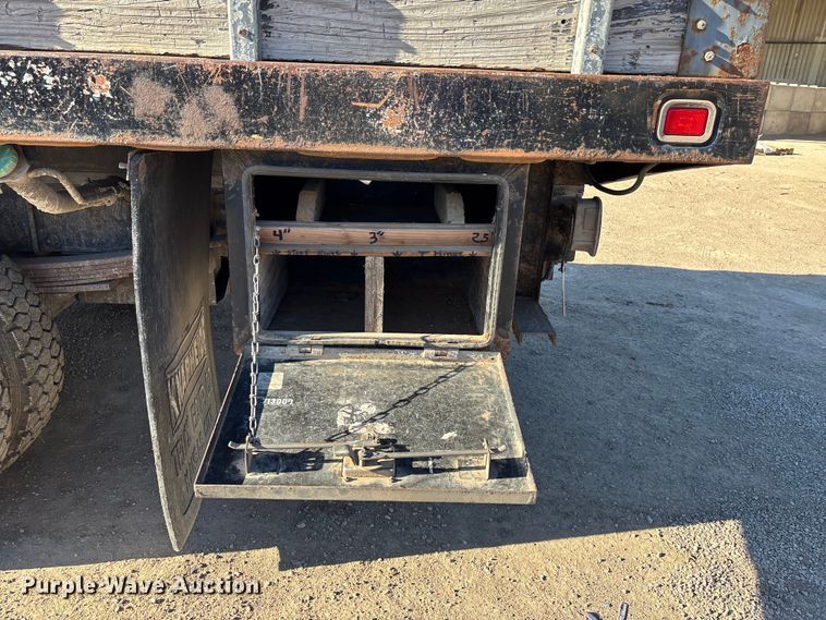 image for item DK0019 2007 Chevrolet C4500 flatbed truck