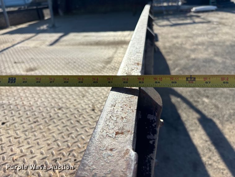 image for item DK0019 2007 Chevrolet C4500 flatbed truck