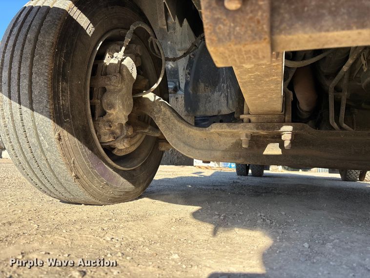 image for item DK0019 2007 Chevrolet C4500 flatbed truck