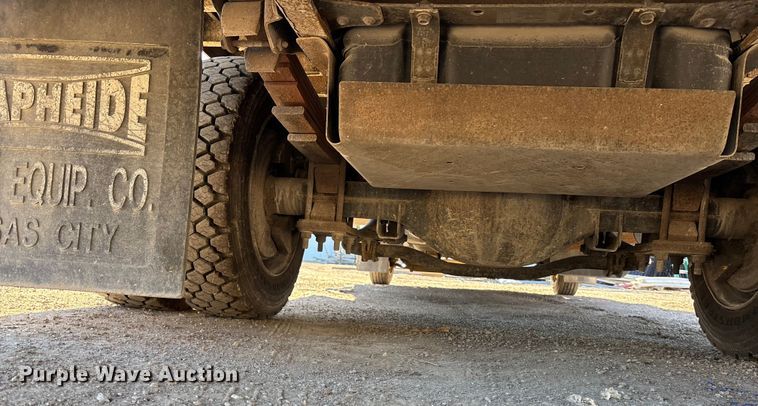 image for item DK0019 2007 Chevrolet C4500 flatbed truck