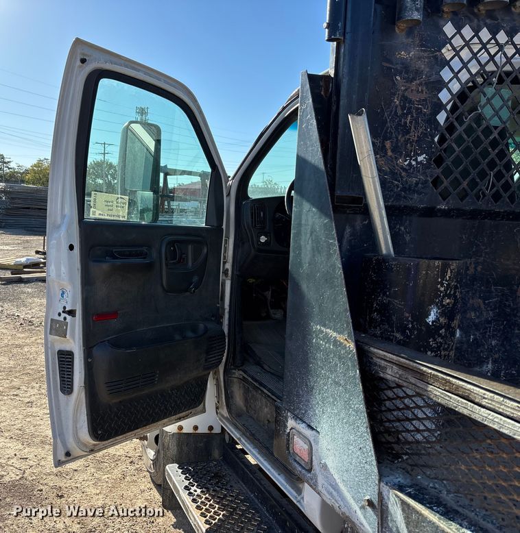 image for item DK0019 2007 Chevrolet C4500 flatbed truck