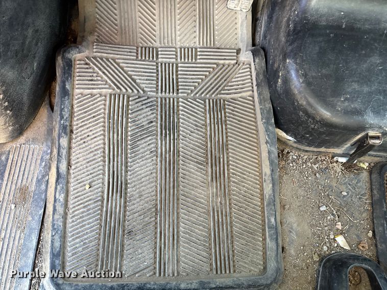 image for item DK0019 2007 Chevrolet C4500 flatbed truck