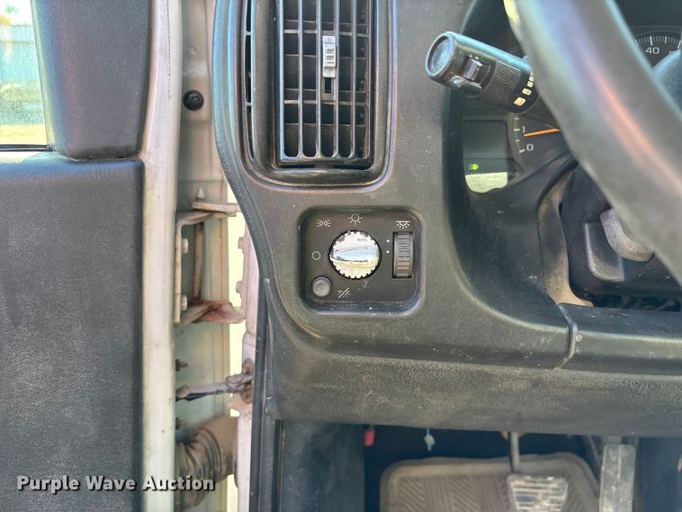 image for item DK0019 2007 Chevrolet C4500 flatbed truck