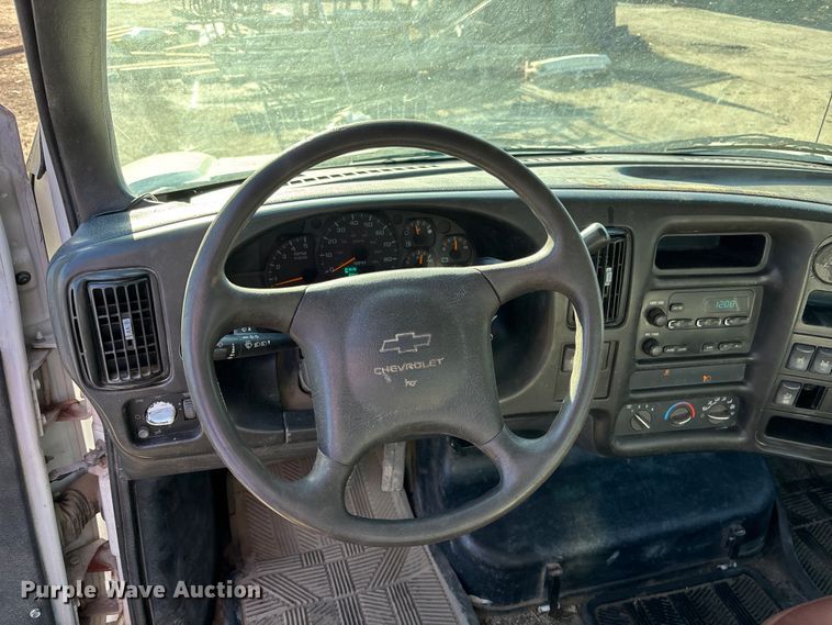 image for item DK0019 2007 Chevrolet C4500 flatbed truck