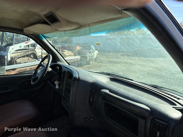 image for item DK0019 2007 Chevrolet C4500 flatbed truck