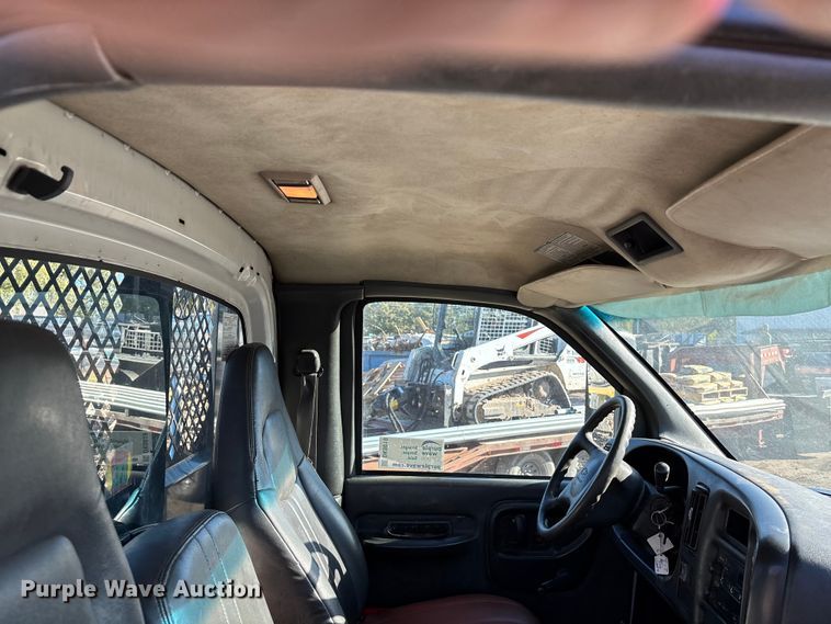 image for item DK0019 2007 Chevrolet C4500 flatbed truck