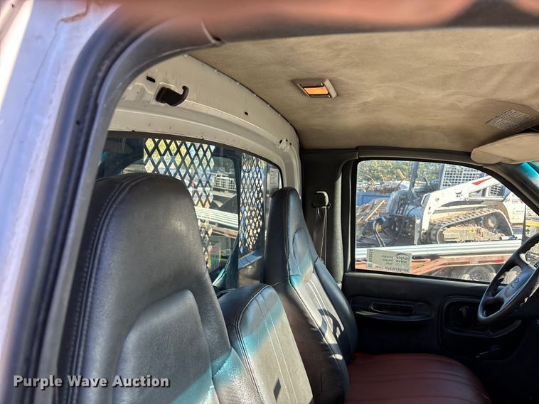 image for item DK0019 2007 Chevrolet C4500 flatbed truck