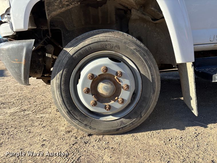 image for item DK0019 2007 Chevrolet C4500 flatbed truck