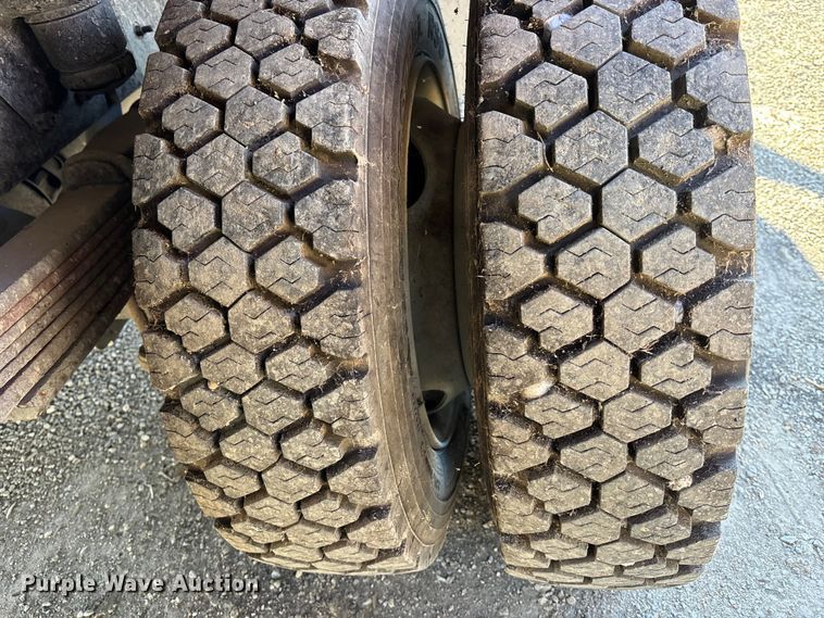 image for item DK0019 2007 Chevrolet C4500 flatbed truck