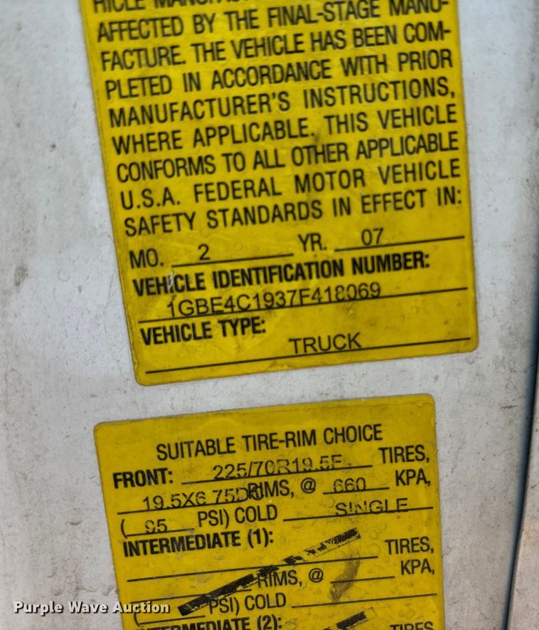 image for item DK0019 2007 Chevrolet C4500 flatbed truck