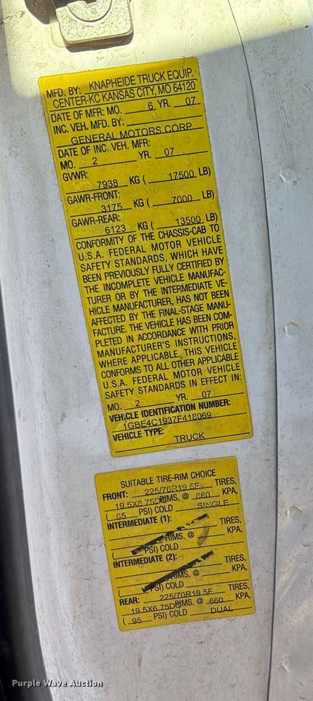 image for item DK0019 2007 Chevrolet C4500 flatbed truck