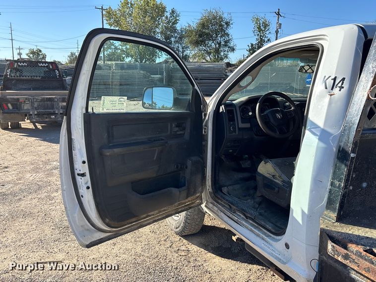 image for item DK0020 2012 Dodge RAM 3500 flatbed pickup truck