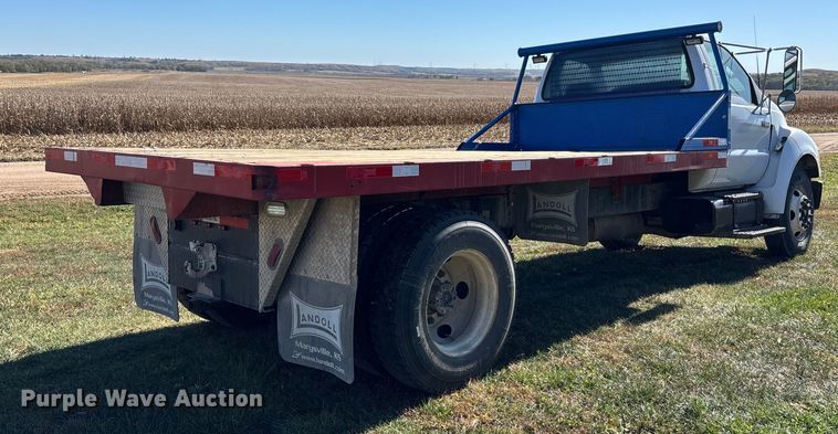 image for item DK0039 2004 Ford F650 flatbed truck