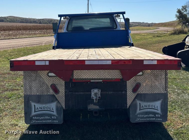 image for item DK0039 2004 Ford F650 flatbed truck