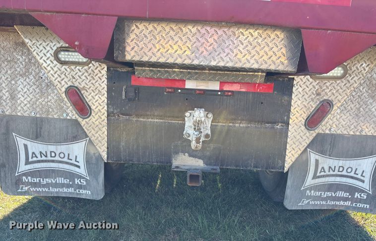 image for item DK0039 2004 Ford F650 flatbed truck