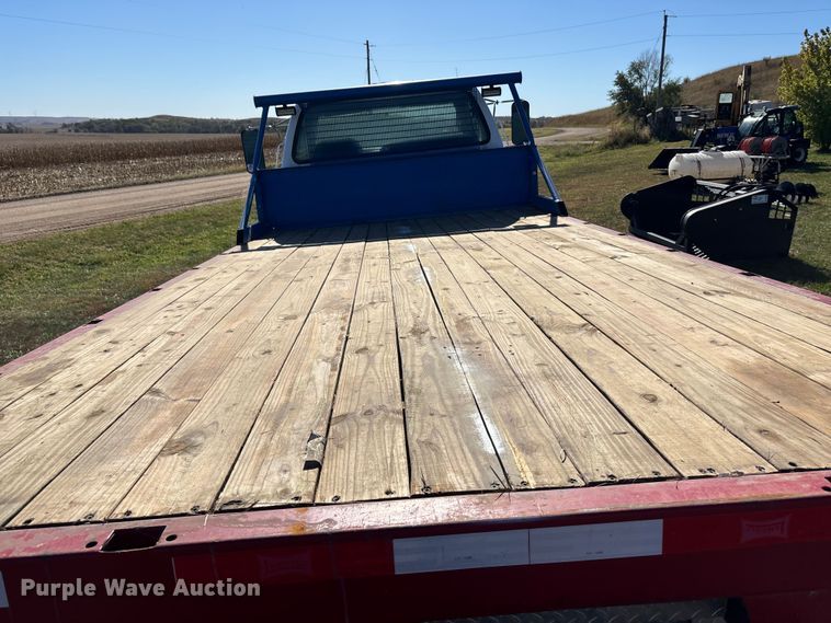 image for item DK0039 2004 Ford F650 flatbed truck