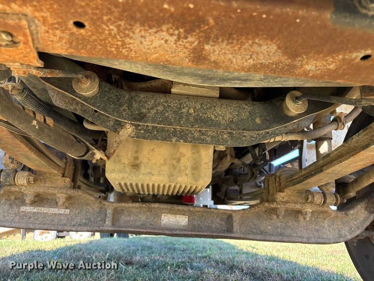 image for item DK0039 2004 Ford F650 flatbed truck