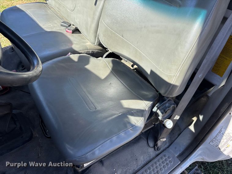 image for item DK0039 2004 Ford F650 flatbed truck