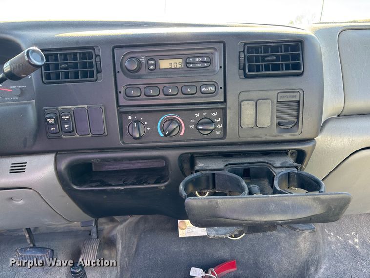 image for item DK0039 2004 Ford F650 flatbed truck