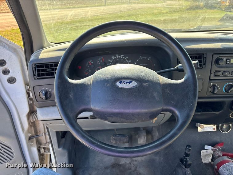 image for item DK0039 2004 Ford F650 flatbed truck