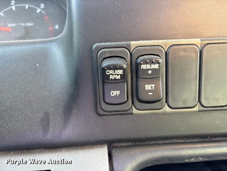 image for item DK0039 2004 Ford F650 flatbed truck