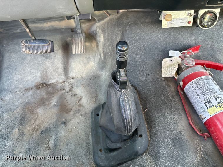 image for item DK0039 2004 Ford F650 flatbed truck