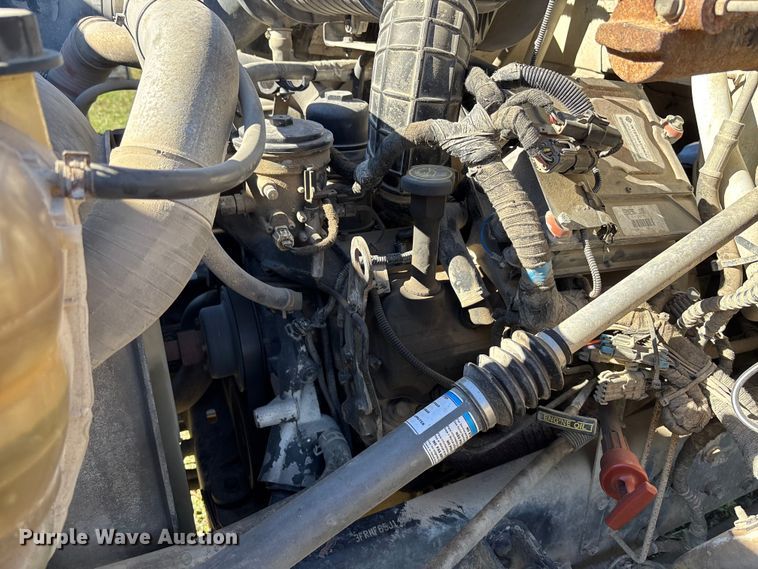 image for item DK0039 2004 Ford F650 flatbed truck