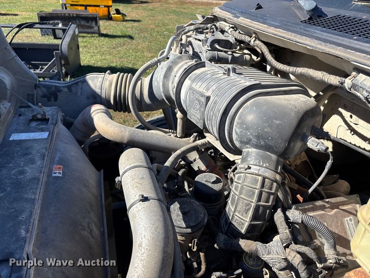 image for item DK0039 2004 Ford F650 flatbed truck