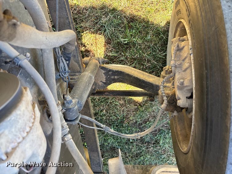 image for item DK0039 2004 Ford F650 flatbed truck