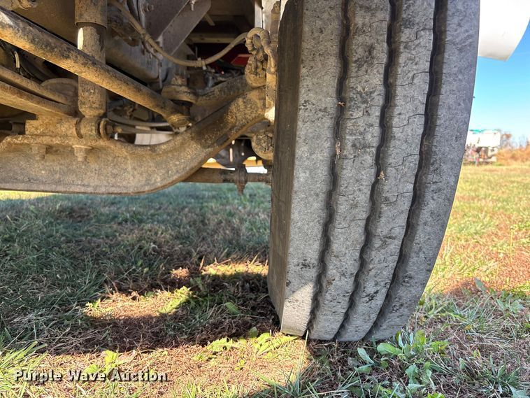 image for item DK0039 2004 Ford F650 flatbed truck