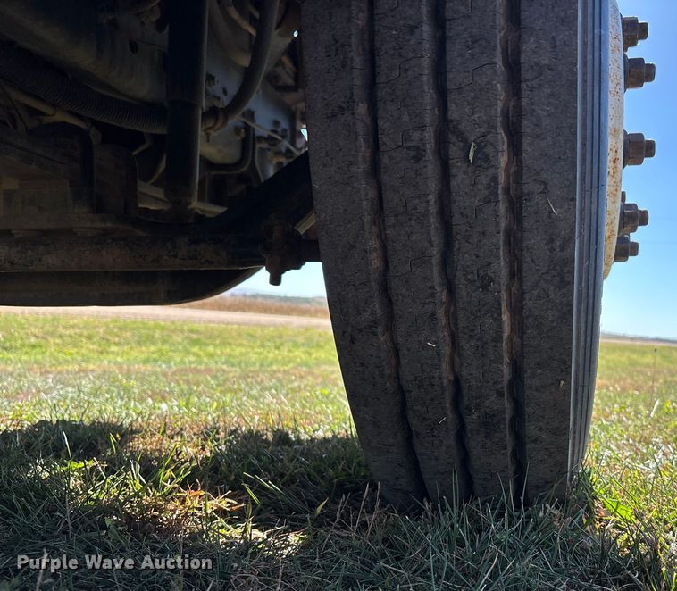 image for item DK0039 2004 Ford F650 flatbed truck