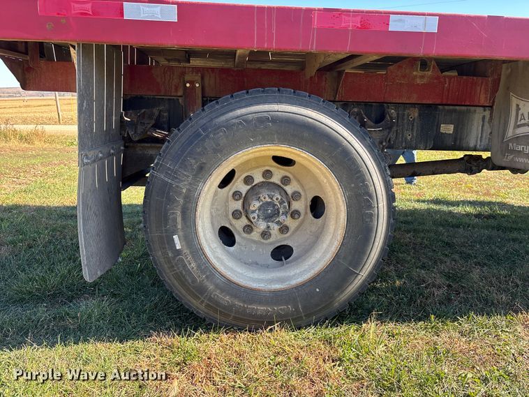 image for item DK0039 2004 Ford F650 flatbed truck