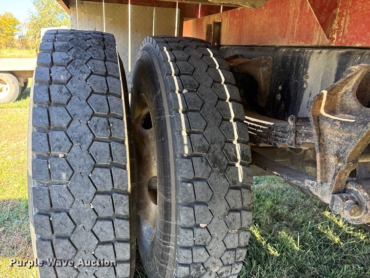 image for item DK0039 2004 Ford F650 flatbed truck