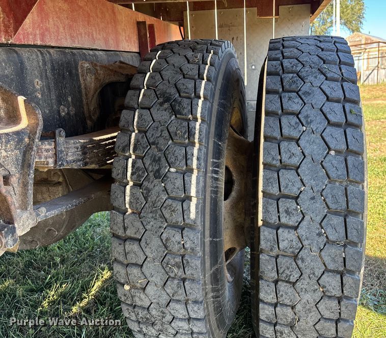 image for item DK0039 2004 Ford F650 flatbed truck