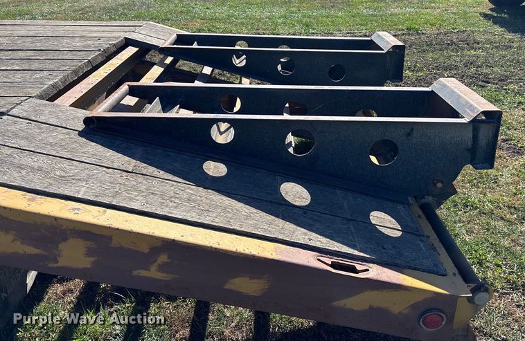 image for item DK0040 1997 Landoll 2024 equipment trailer