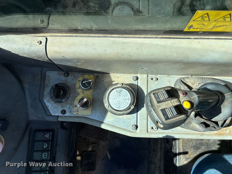 image for item DK0041 2012 New Holland LM5020 telehandler