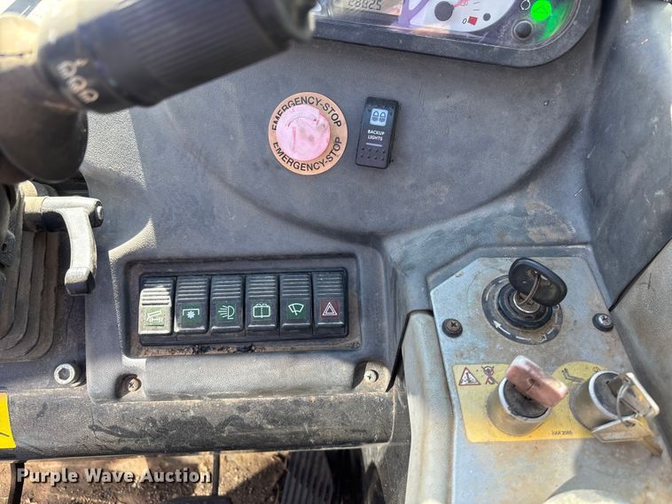 image for item DK0041 2012 New Holland LM5020 telehandler