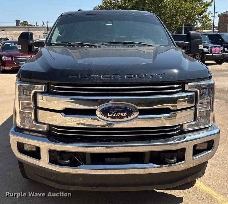 image for item DO1205 2018 Ford F250 Super Duty Crew Cab pickup truck