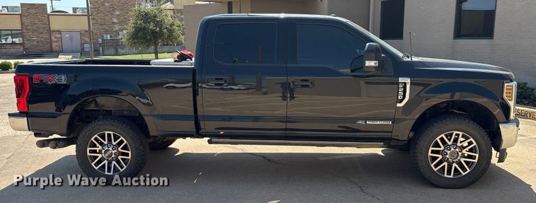 image for item DO1205 2018 Ford F250 Super Duty Crew Cab pickup truck