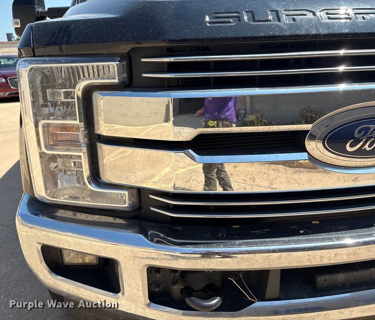image for item DO1205 2018 Ford F250 Super Duty Crew Cab pickup truck
