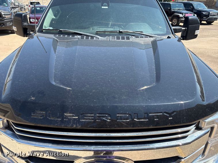 image for item DO1205 2018 Ford F250 Super Duty Crew Cab pickup truck