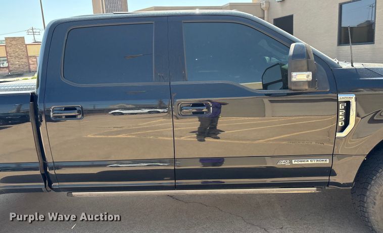 image for item DO1205 2018 Ford F250 Super Duty Crew Cab pickup truck