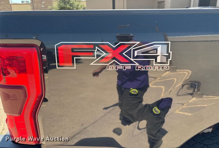 image for item DO1205 2018 Ford F250 Super Duty Crew Cab pickup truck