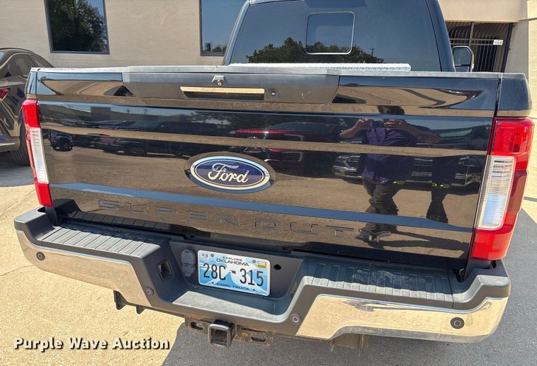image for item DO1205 2018 Ford F250 Super Duty Crew Cab pickup truck